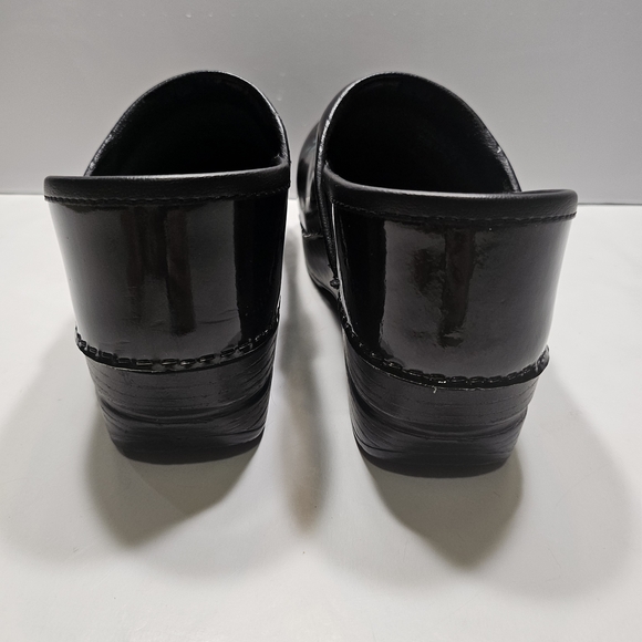 Colorful Floral Clogs - Picture 4 of 6